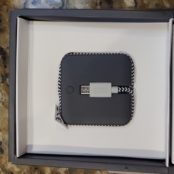 Sold - NEW Native Union Jump Cable Battery Solution - Picture 4 of 5